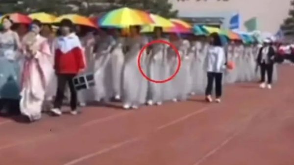 国内配资炒股官网 马上评｜演出服“穿过就退货”的闹剧不该一再重演